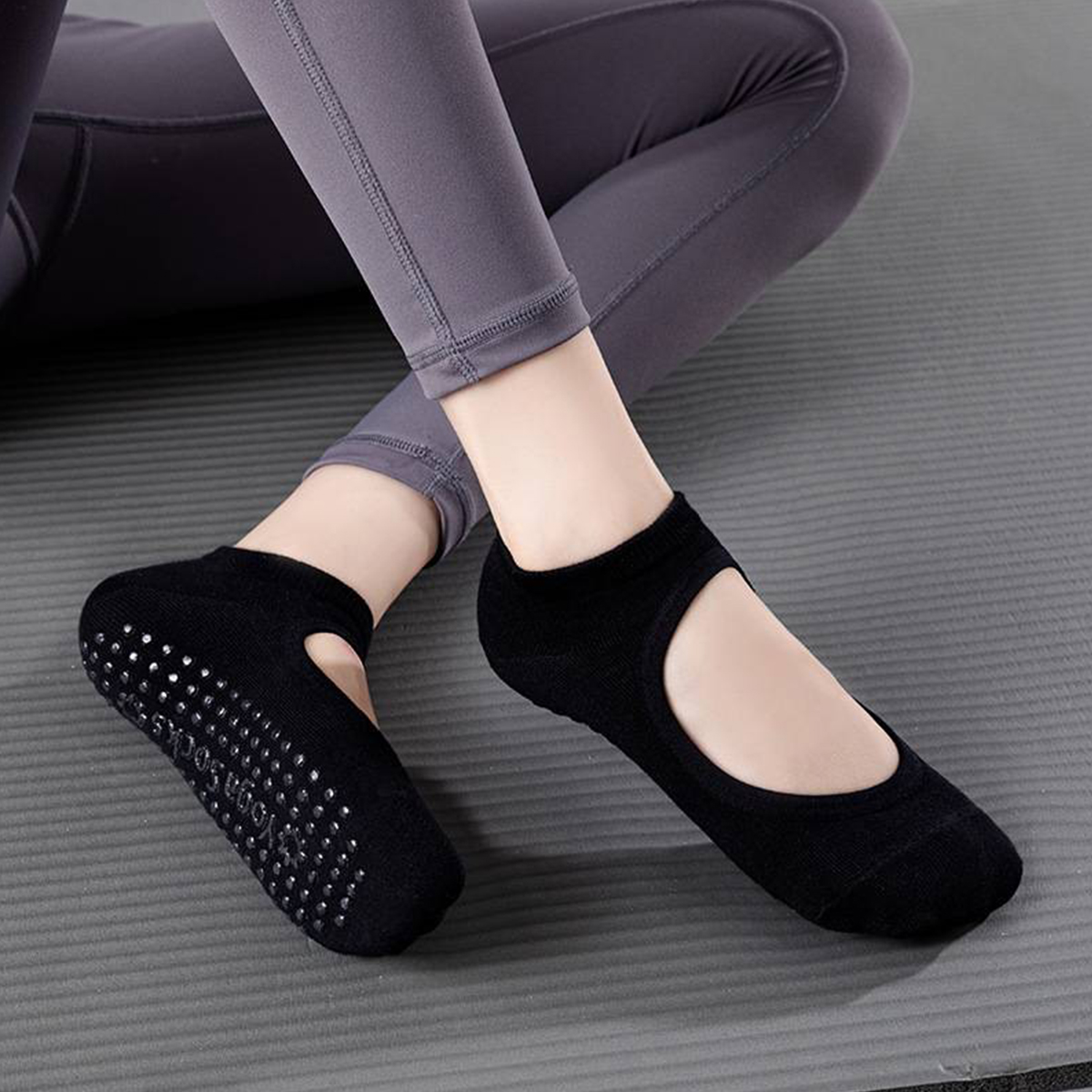 Non-Slip Yoga Socks for Women  - đánh giá và giá Yoga & Fitness With Faye The Well Being Studio Abbots Langley Reviews